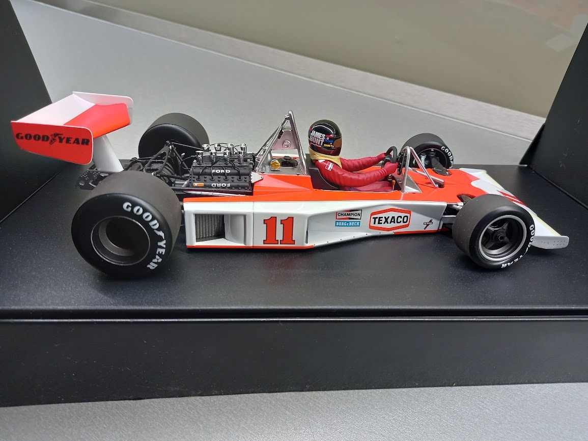 F1 MCLAREN FORD M23 1976 JAMES HUNT MINICHAMPS 1:18 č.2 - 5