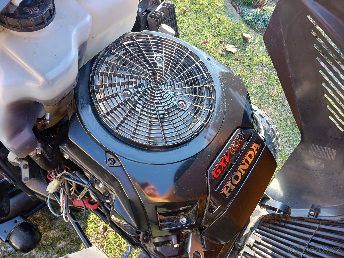 Zahradní traktor Stiga Estate Pro 9102 XWSY pohon kol 4x4 - 5