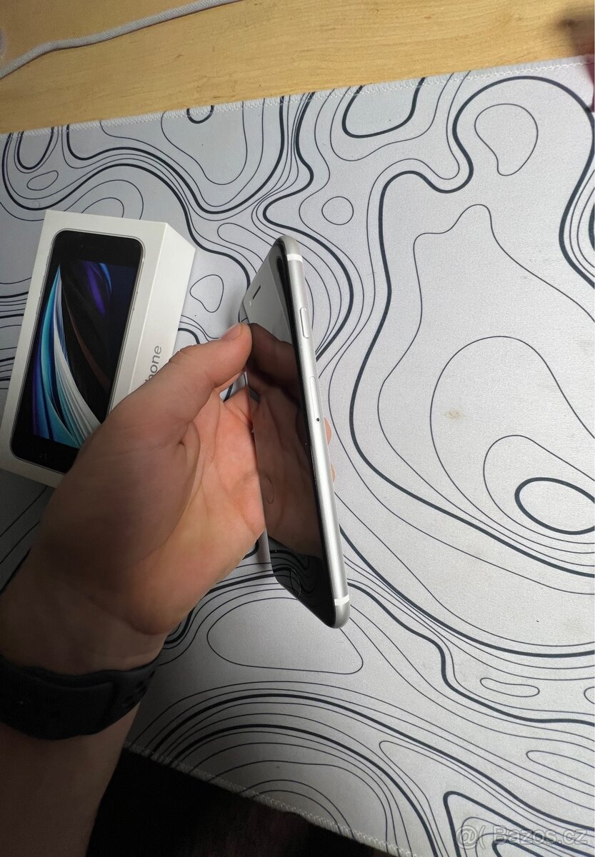 iPhone SE 2020 64GB - 5