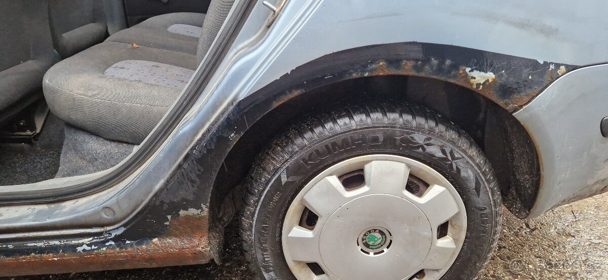 Škoda Fabia kombi 1.4 - 16 V na díly - 5