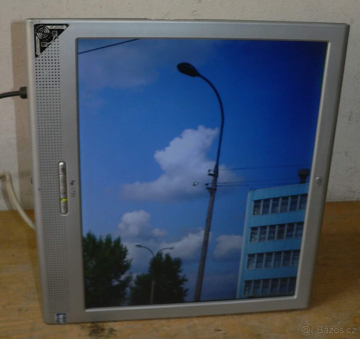 LCD monitor HP 17 palců, DVI, 5:4, otočný stojan - 5