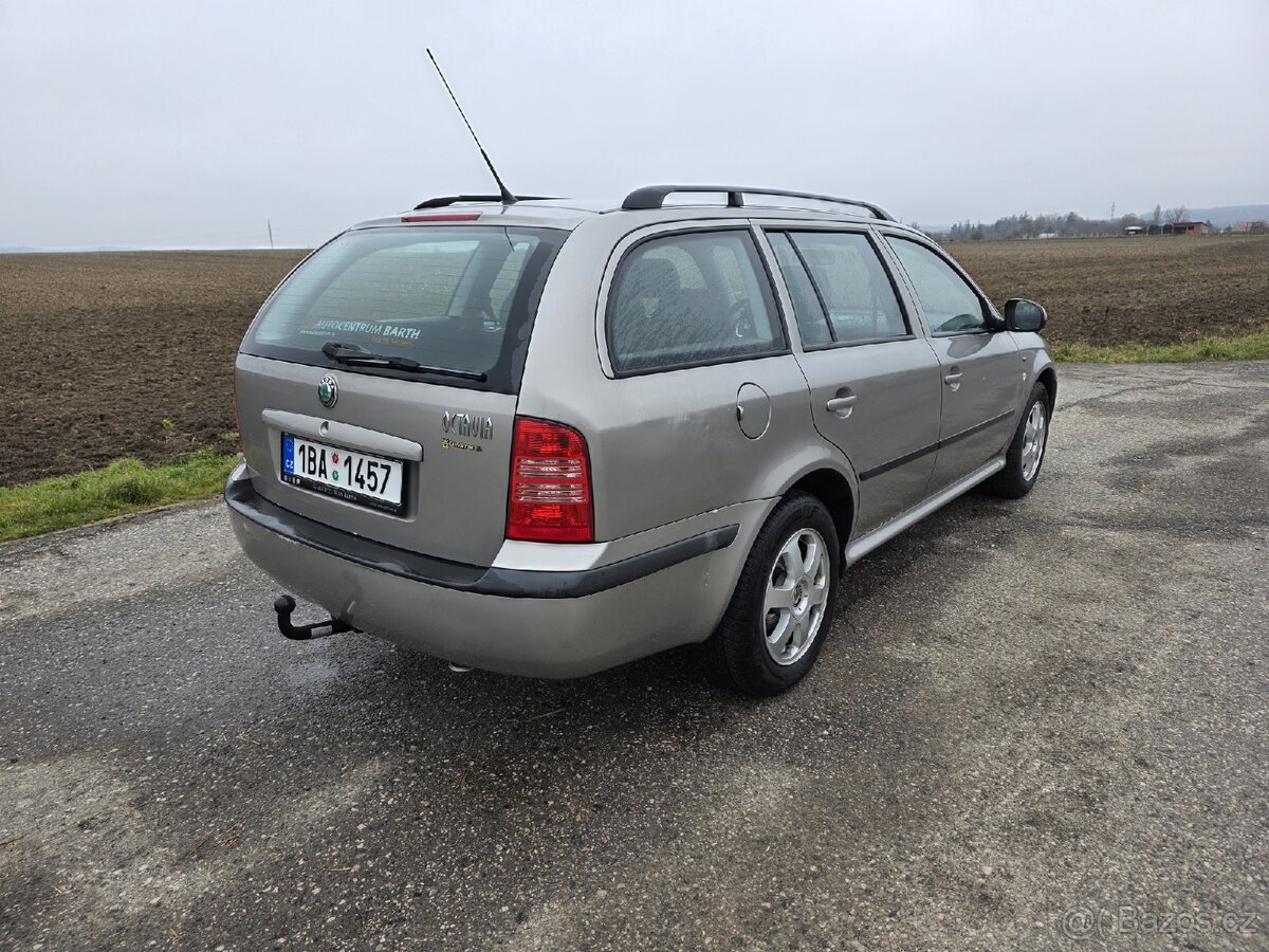Škoda Octavia TOUR 12/2010 ČR TOP - 5
