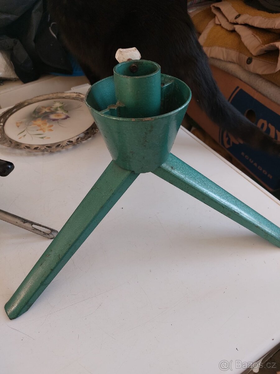 Stojánky na vánoční stromečky. - 5