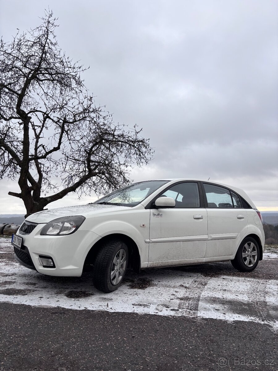 Kia Rio 1.4i 16V 2011 - 5