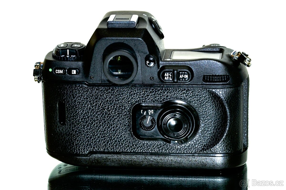 Nikon F100 TOP STAV - 5