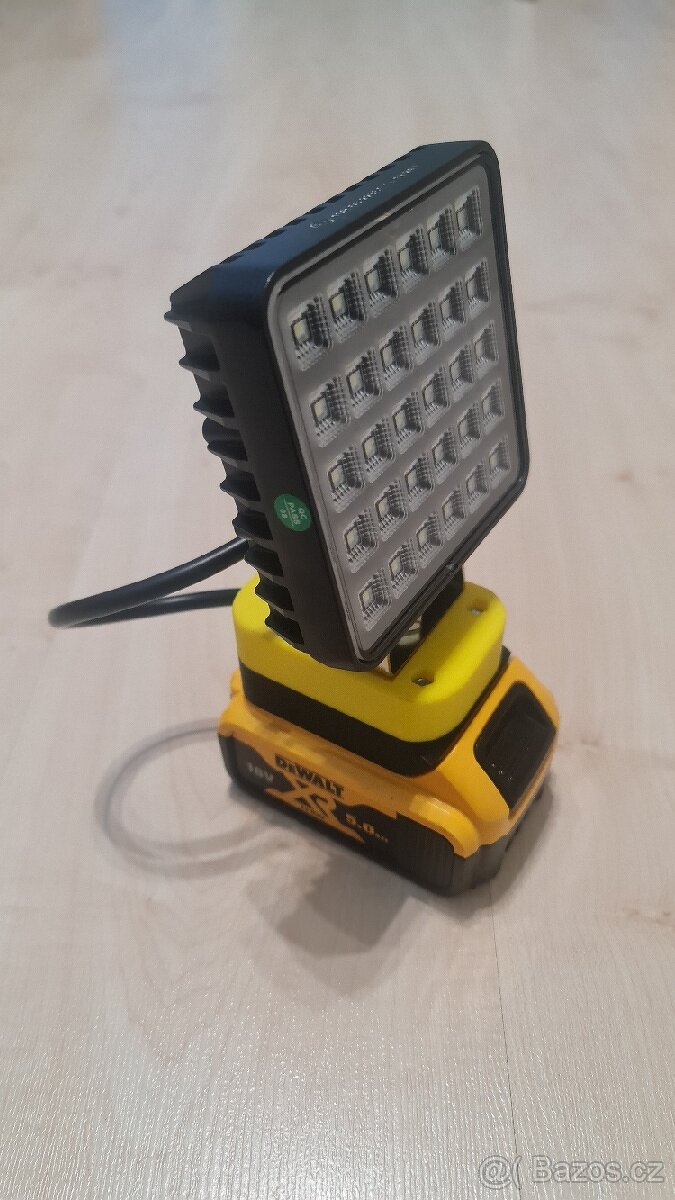 Led reflektor na Dewalt - 5