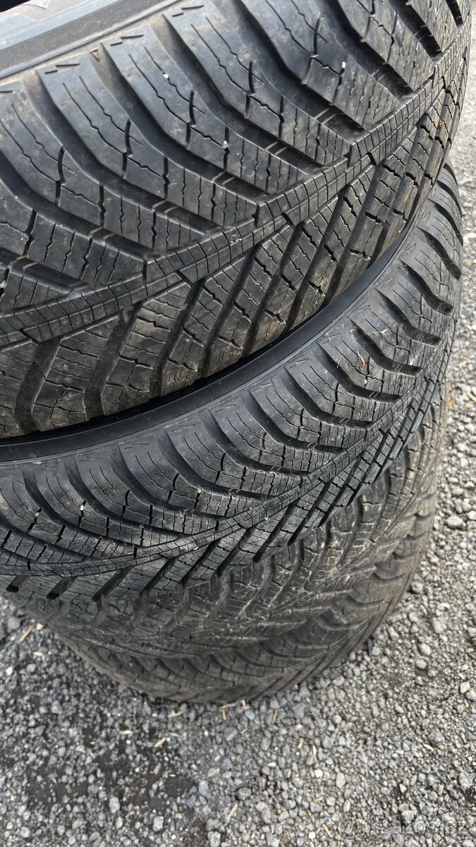 Kumho 265/70 r17 dot 22 zánovní