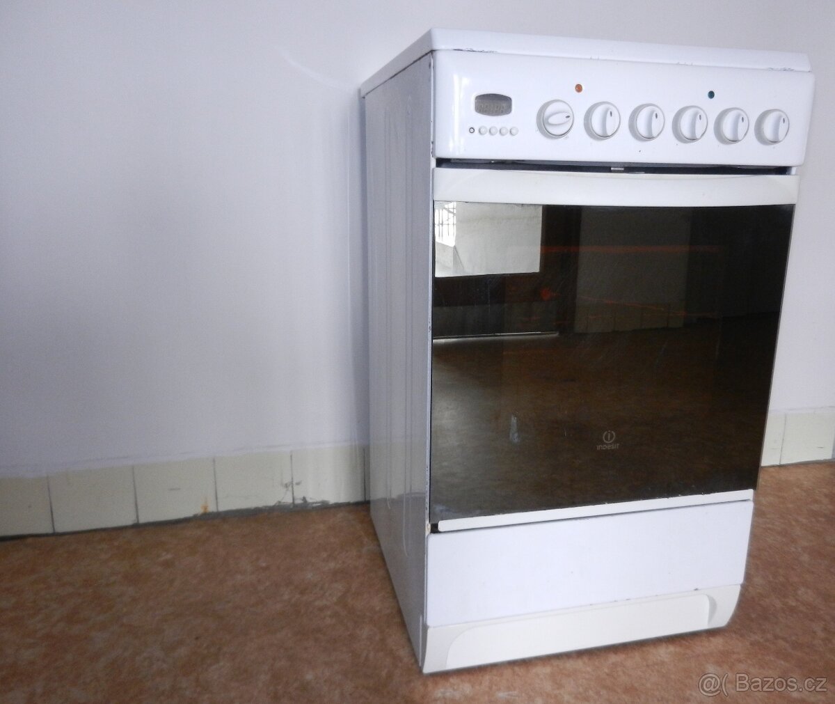 Sporák elk. INDESIT SCHOTT CERAN® za 13% ceny (Réservé) - 5