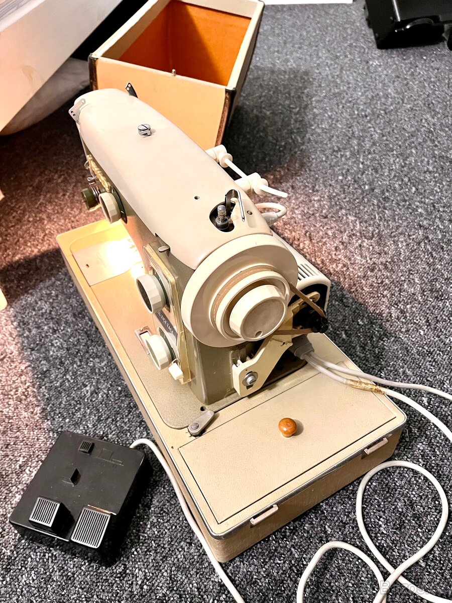 Šicí stroj VERITAS – zig-zag, v kufříku - 5