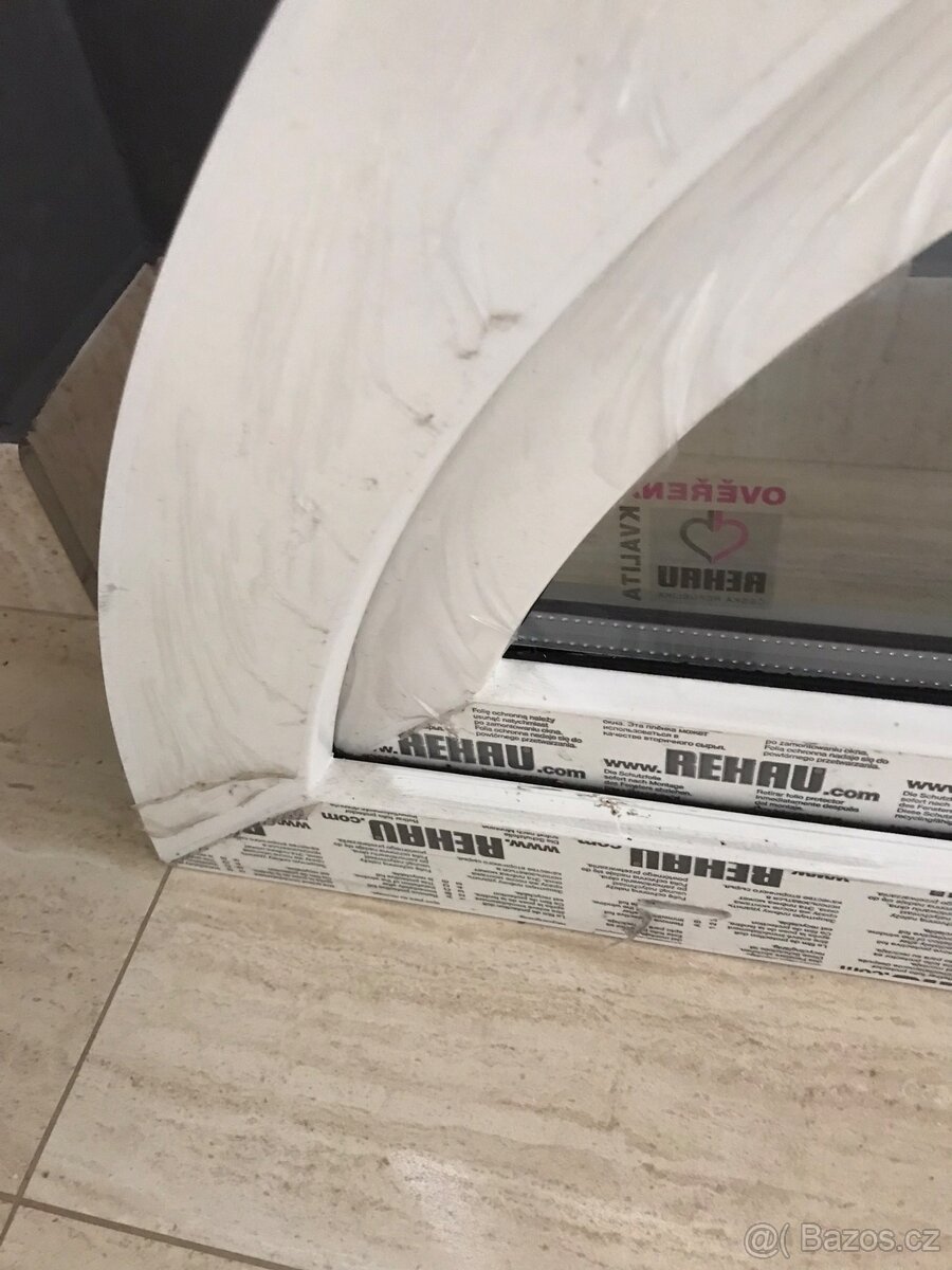 REHAU OKNA, prodám 4 x okna REHAU - 5