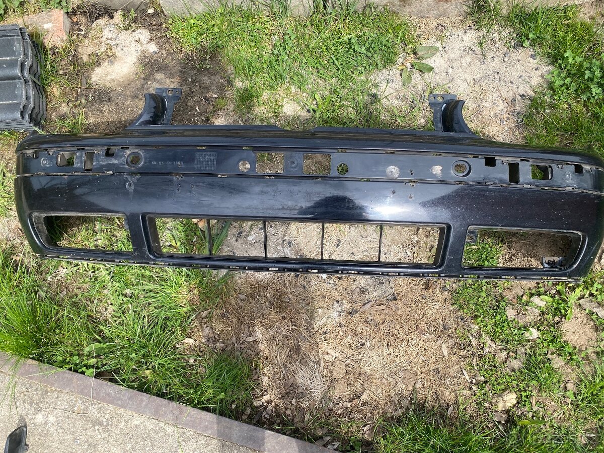 Prodám nárazník Golf - 5