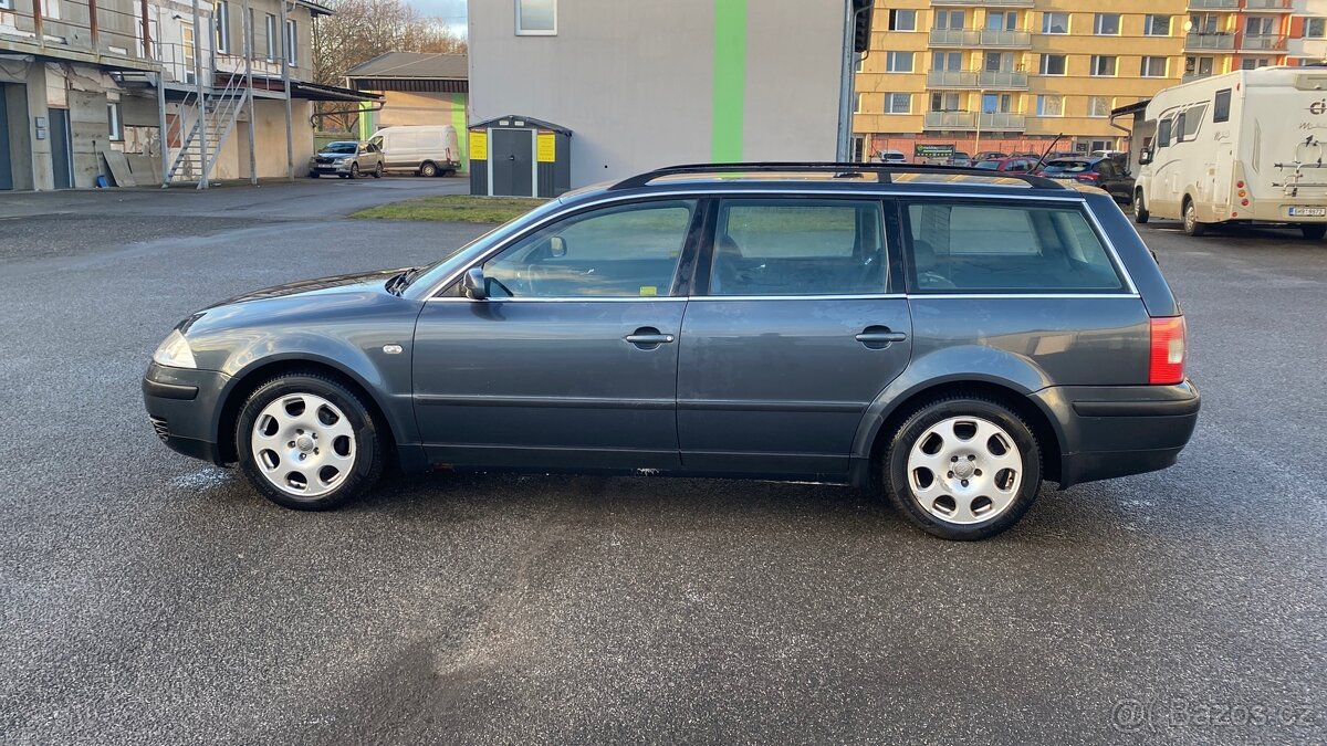 VW Passat Variant 1.9tdi manuál - 5