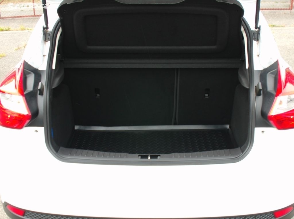 Ford Focus 1,6 16V vyhřív.sed,park.kamera,AndroidAuto,92kw - 5