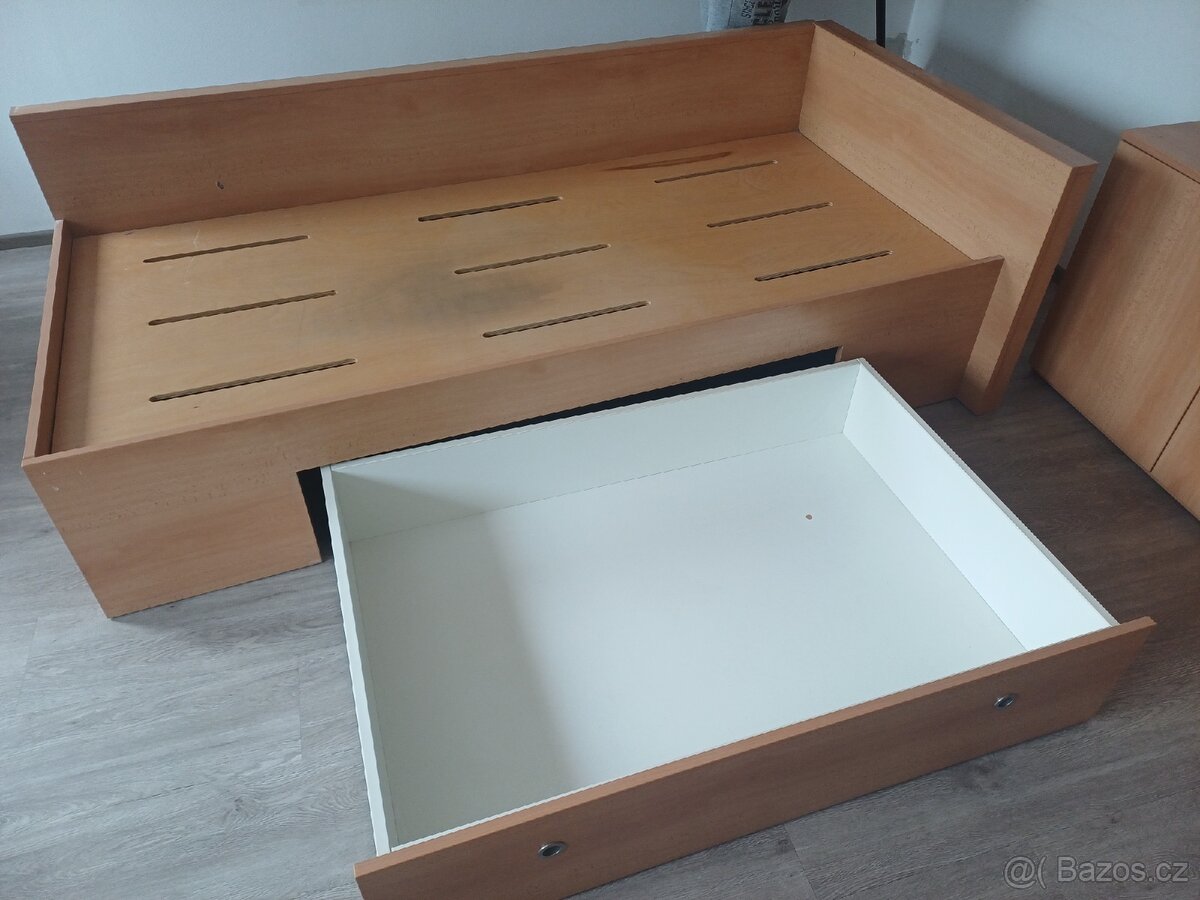 Postel s úložným prostorem - 5