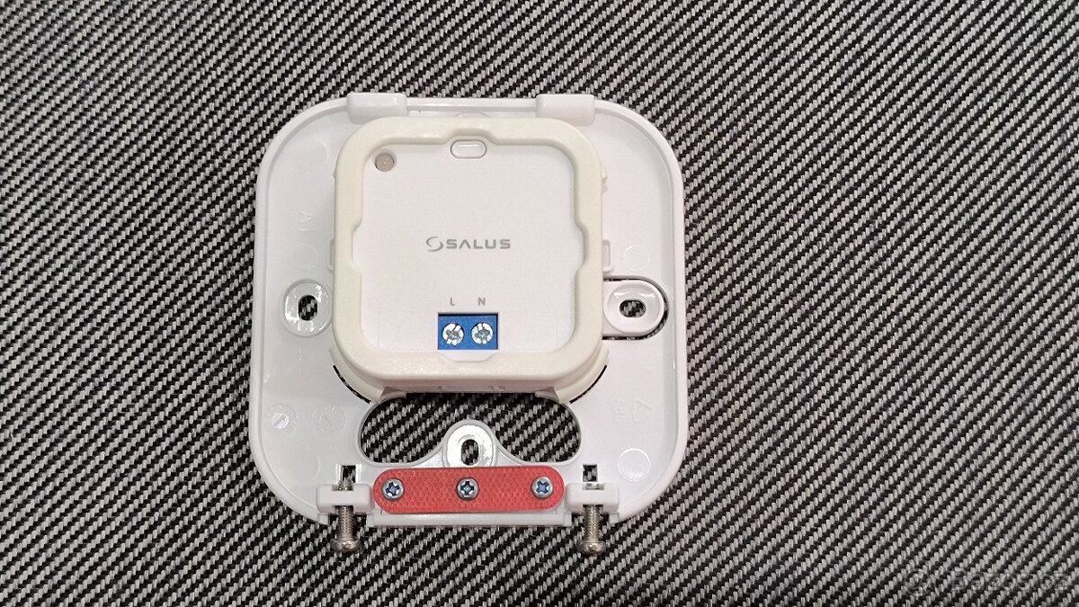 Zesilovač signálu Zigbee SALUS RE600 - 5