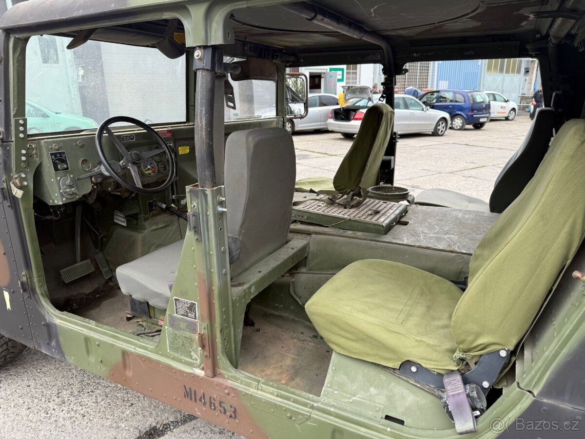 Hummer H1 humvee M1045 Slantback