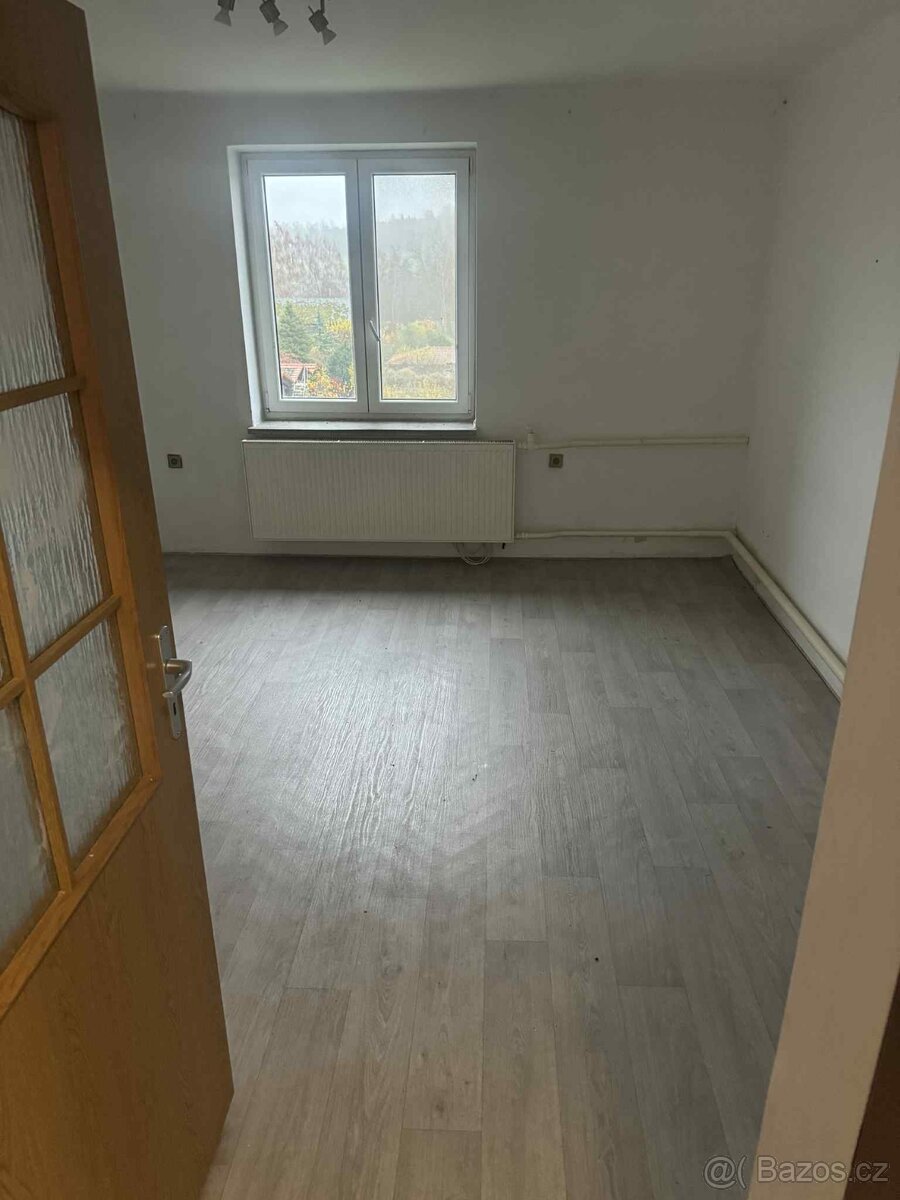 byt 2+ 1 se zahradkou , pro pracujici i Cizince - 5