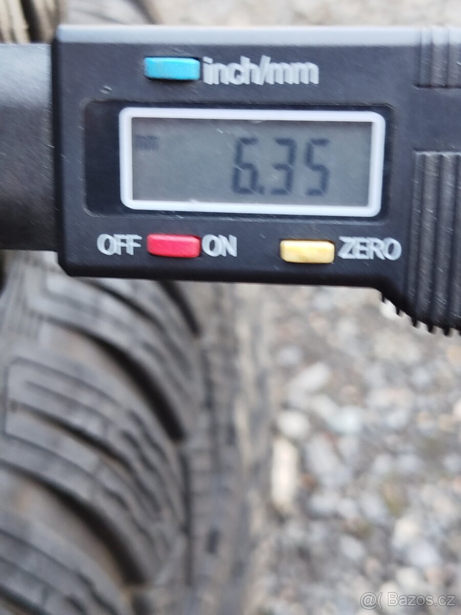 Kola Duster 5x114,3 6,5J R16 + Semperit - 5