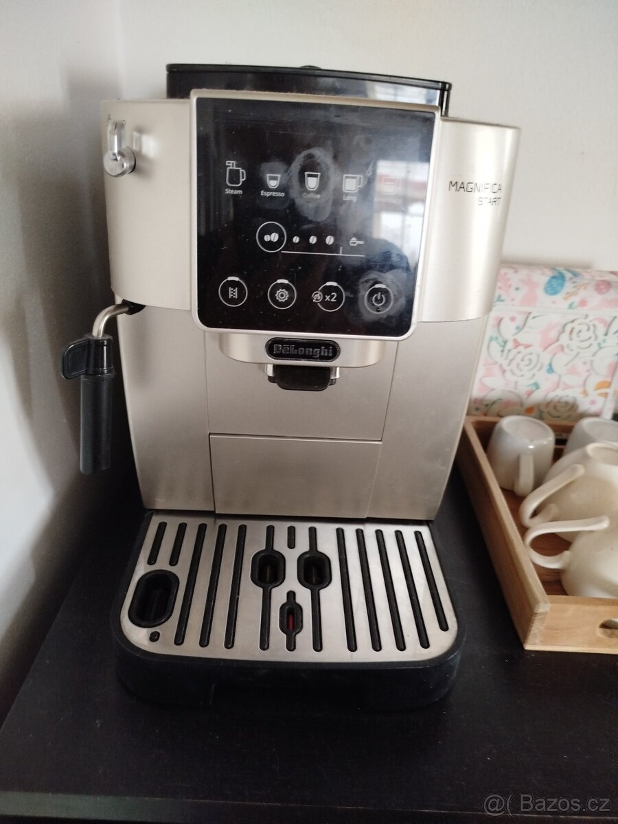 Kávovar DeLonghi Magnifica - 5