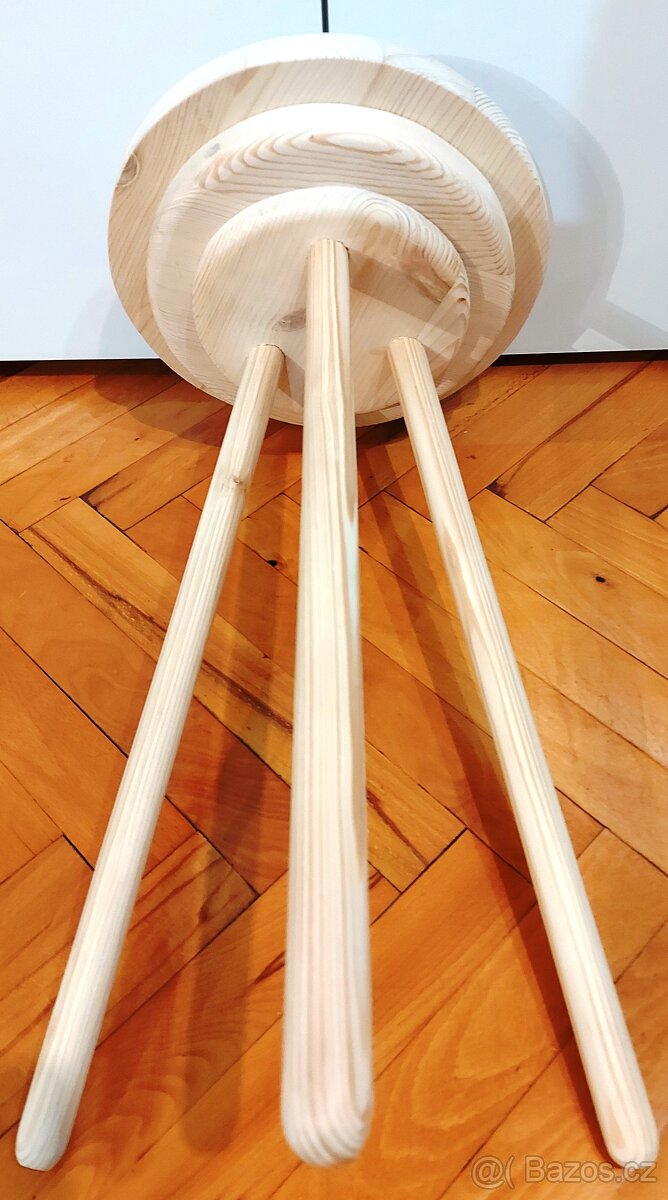 Květinový stolek na trojnožce.,. - 5