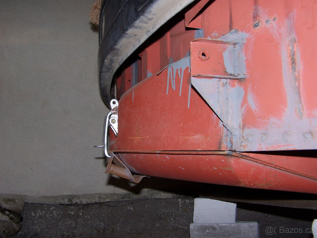 Tatra 613-4 karoserie po opravě - 5