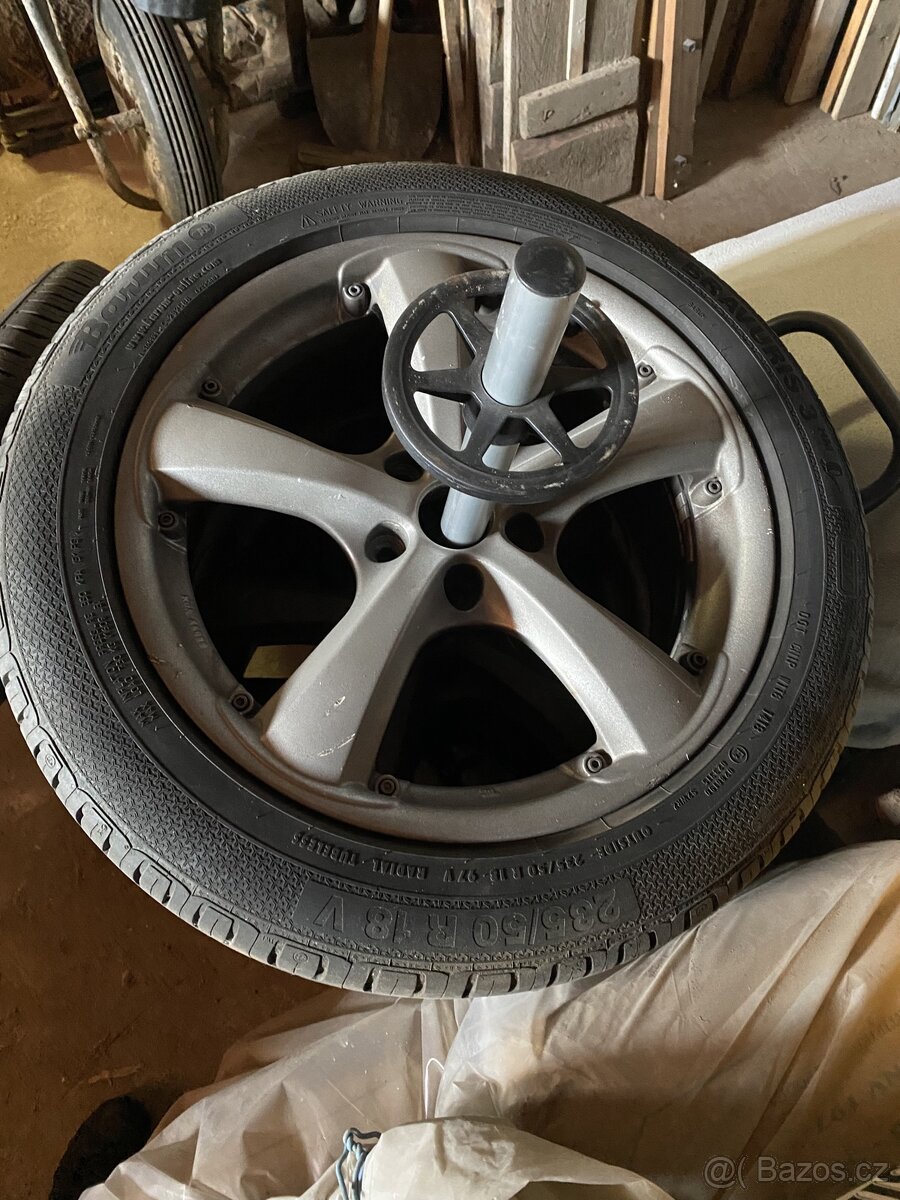 Kola Mercedes-Benz - 5