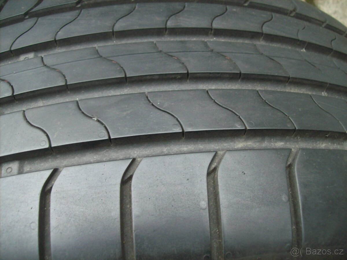 Bridgestone Superb IV Passat B8 235.45.18 94W 98% - 5
