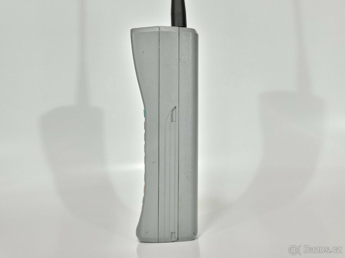 Mobilní telefony pro sběratele - rarity - MOTOROLA DYNATAC 2 - 5