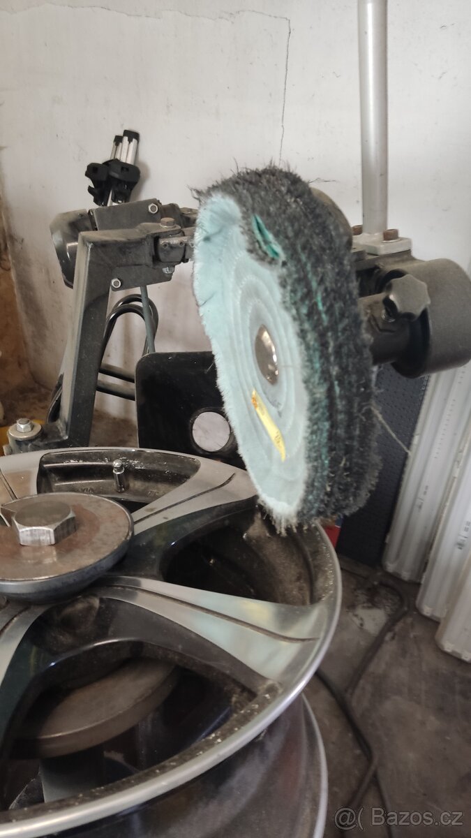 Leštící stroj na ALU disky - 5