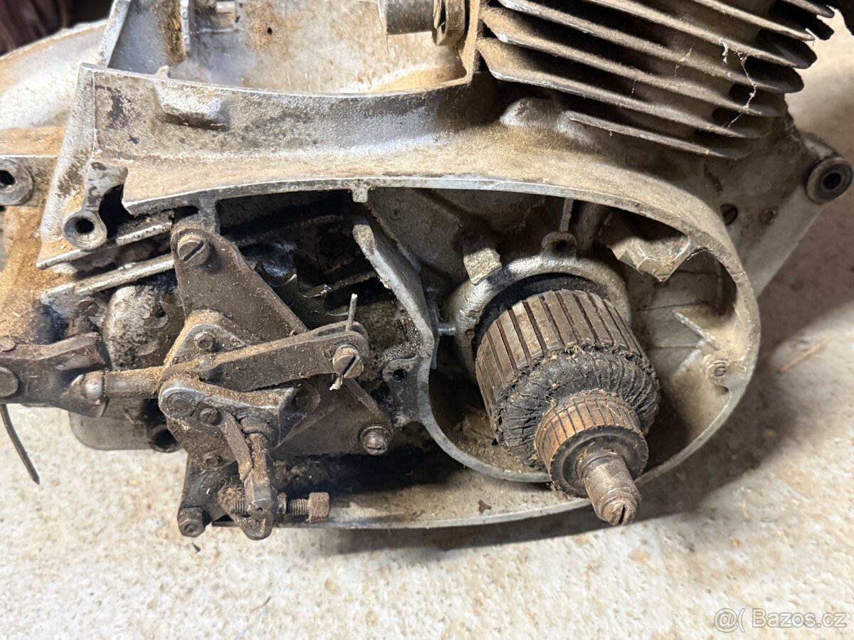 Motor Jawa 250 353 - 5