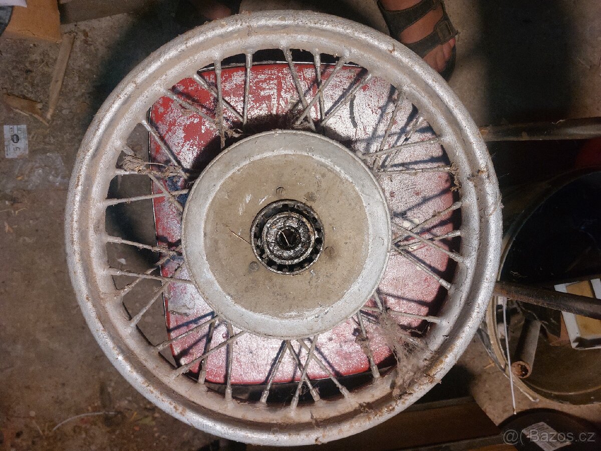 Kola na Jawa kyvacka velká. Cena za vše. - 5