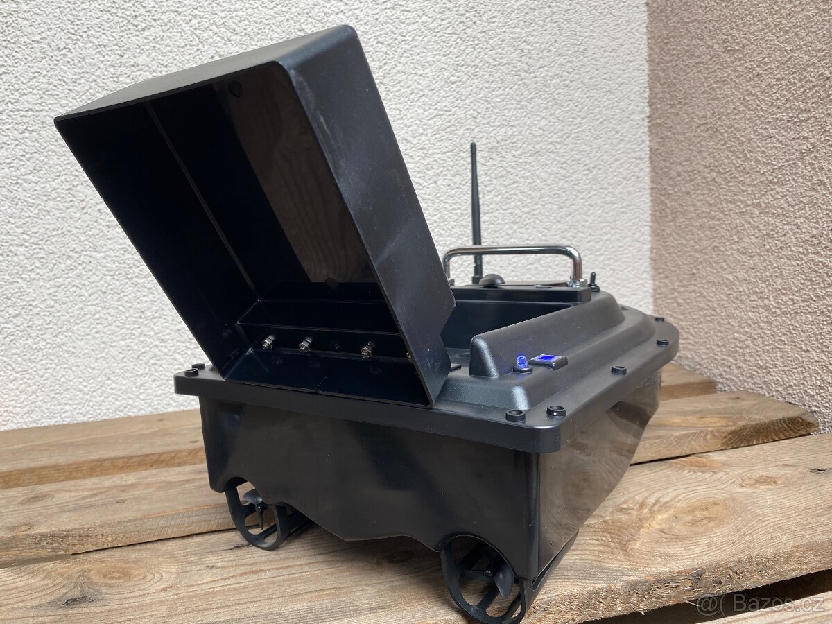 Rybářská zavážecí loď s ČESKÝM NÁVODEM - 5