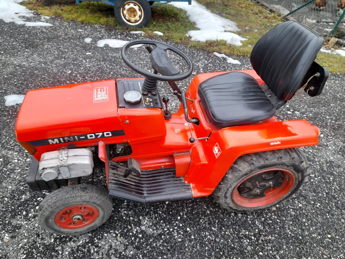 Malotraktor Mt8-070 mini s brzdenym vlekem a prislusenstvim - 5