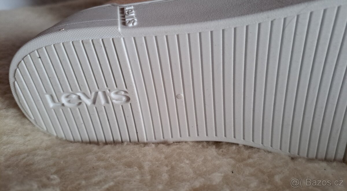 Nové Levis 39 - 5
