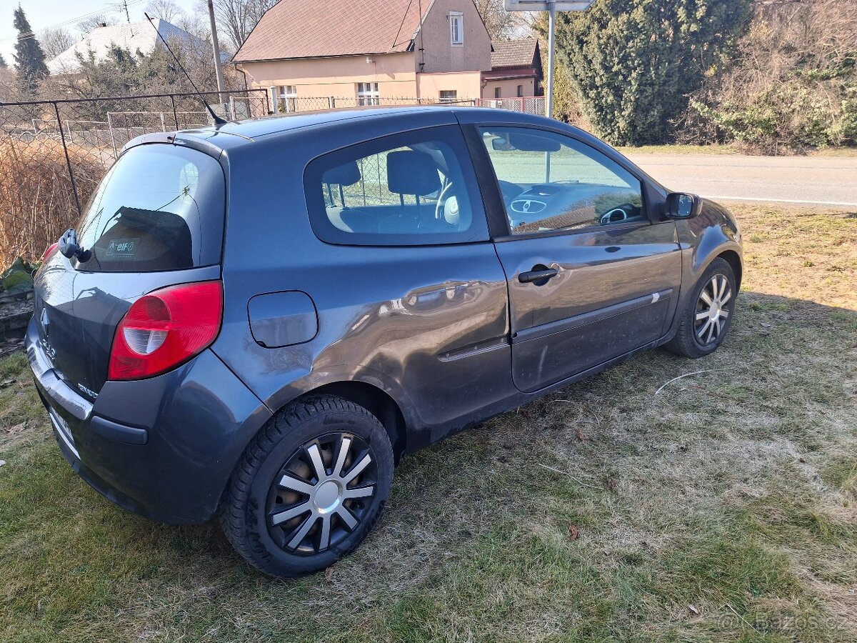 Renault clio 1.6 benzín - 5