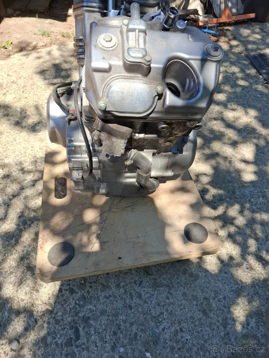 Honda Transalp 650, MOTOR - 5