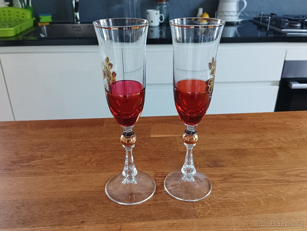 PÁROVÉ DEKOROVANÉ SKLENKY NA VÍNO - 5