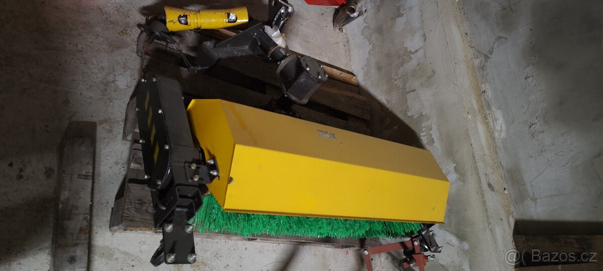 Traktor Belarus 152H s příslušenstvím - 5