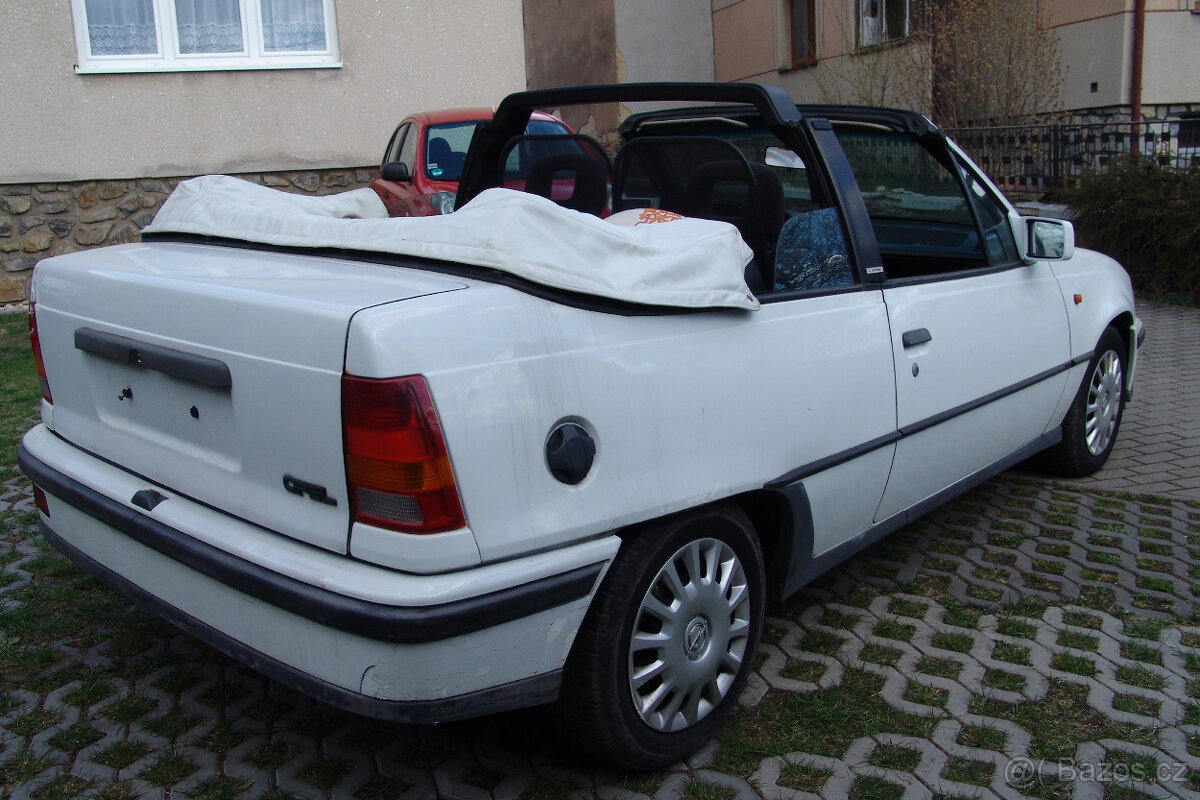 Opel Kadett cabrio 1.6i Bertone - 5
