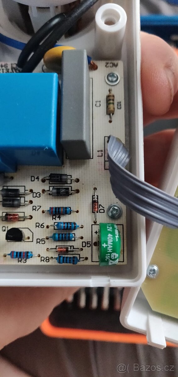 Měřič výkonu + spínací zásuvka - 5