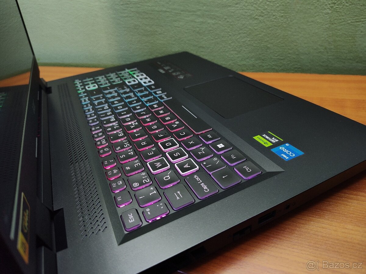 17 Velký Nitro 5,RTX-140w,i5-12gen,DDR5,1TB,RGB. - 5