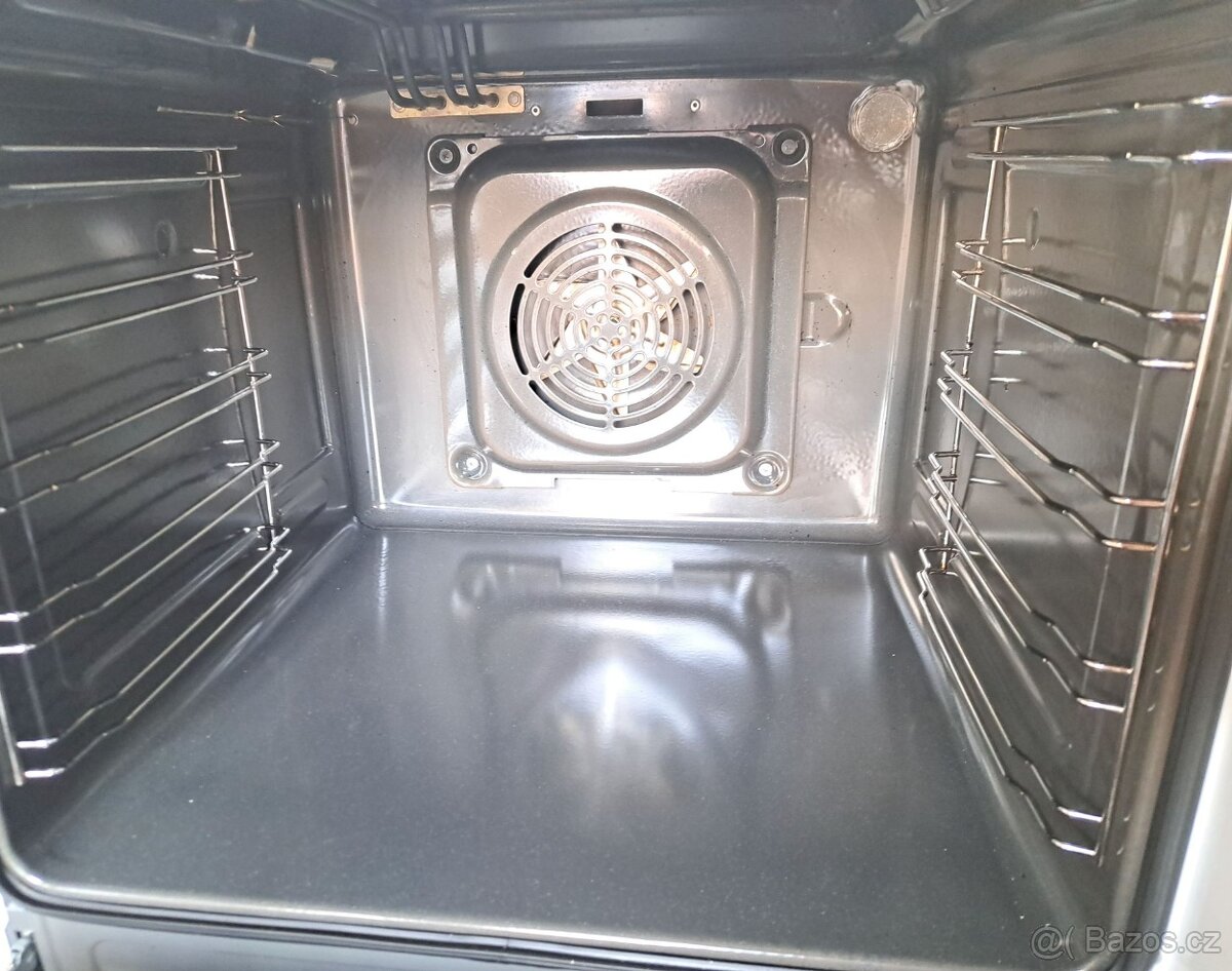 Sklokeramický sporák Amica. - 5