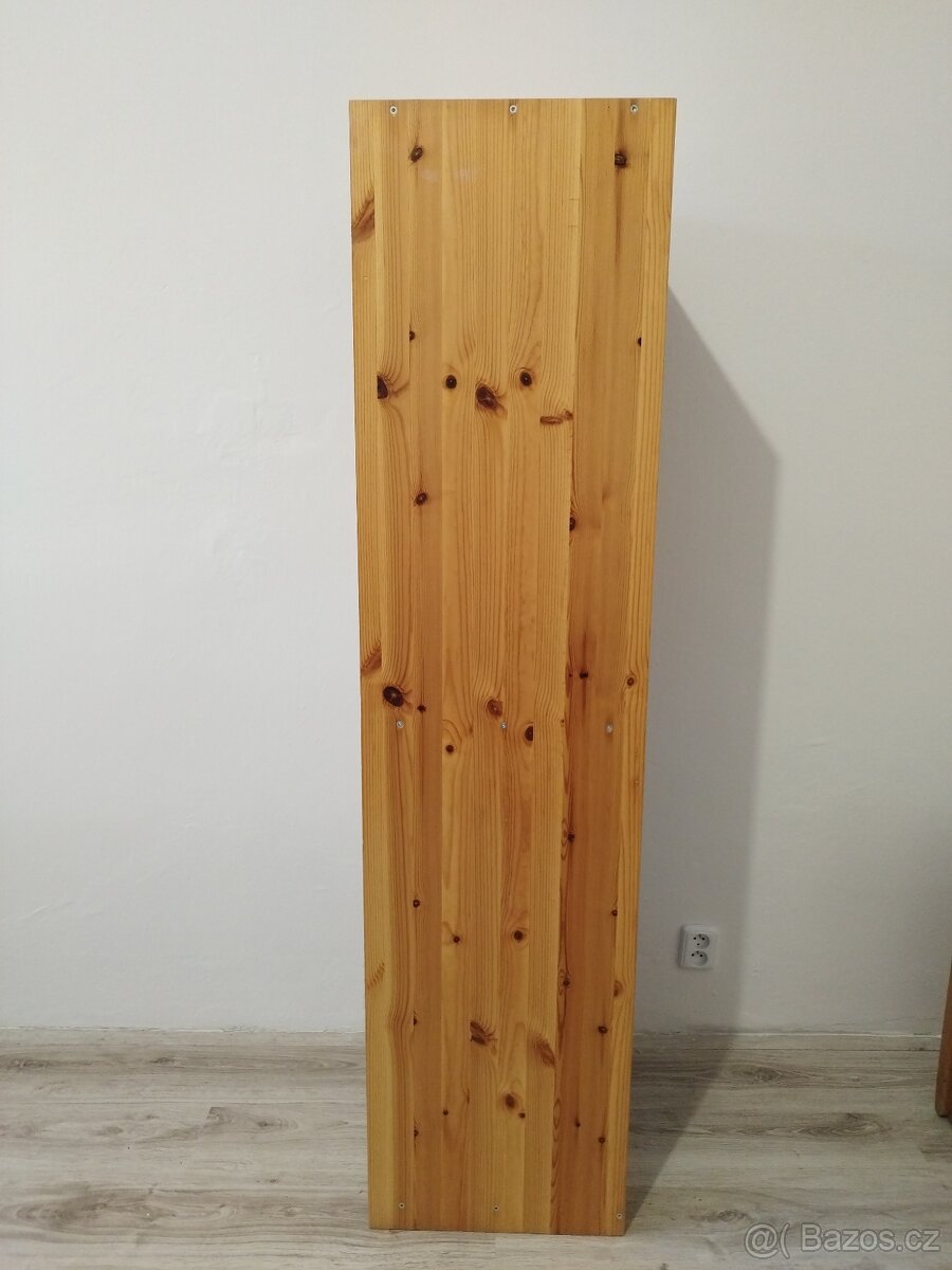Dřevěná skříň IKEA - 5