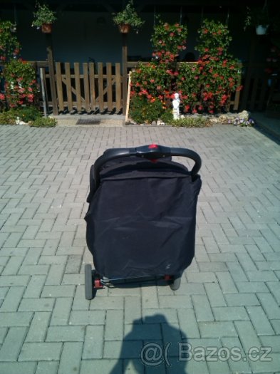 Kočárek pro dvojčátka zánovní,téměř nepoužitý,nevhodný dar - 5