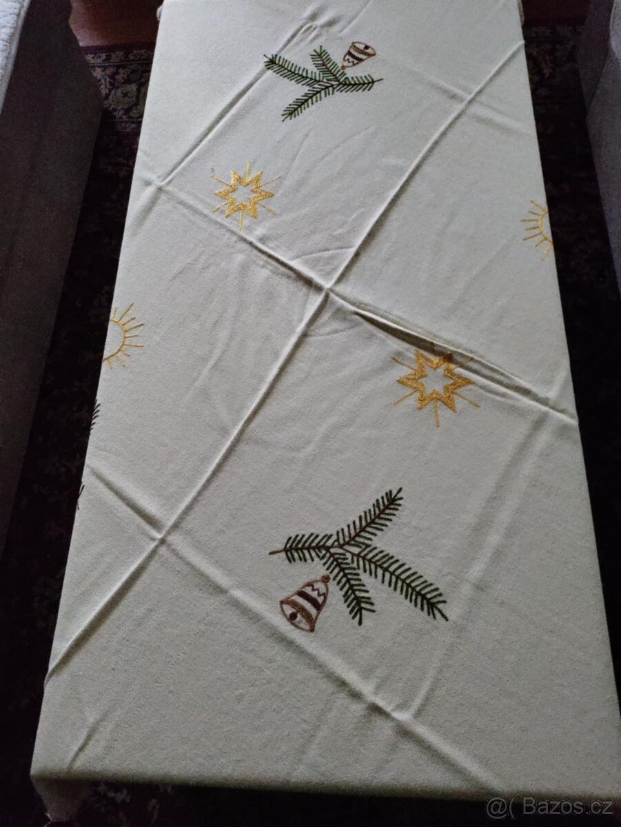 Vyšívaný ubrus vánoční - 5