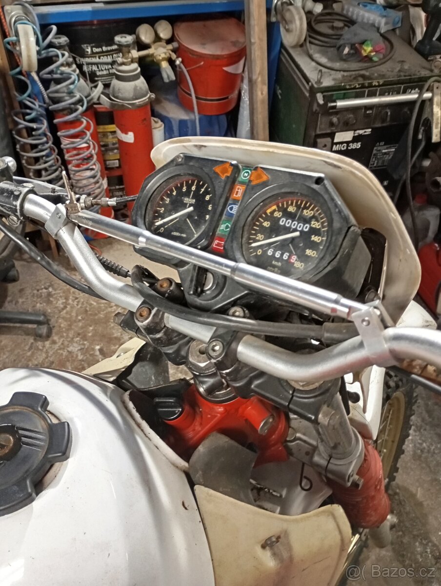 Aprillia ETX 350 - 5