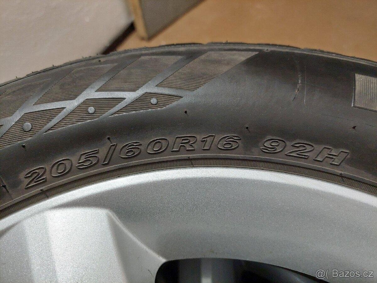 Alu kola originální Suzuki zimní pneu Nexen 205/60 R16 - 5