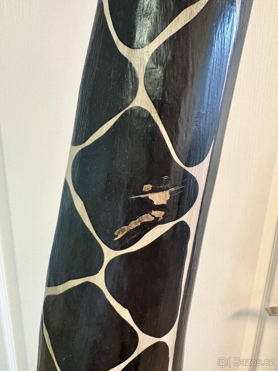 Prodám dřevěné sochy - Žirafa (202cm) a volavka - 5