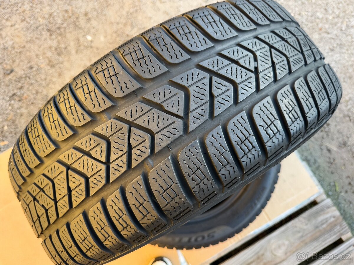 Zimní pneu 215/55/17 Pirelli Sottozero 3 - 5