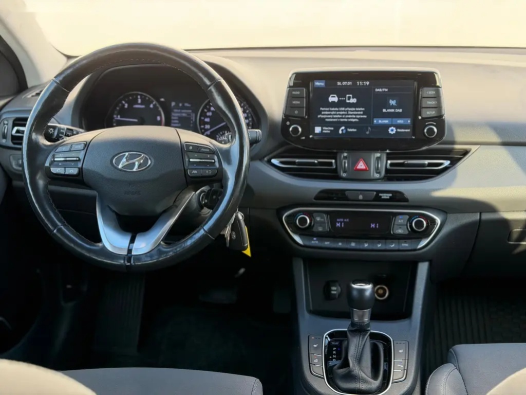 Hyundai i30, 1.6CRDi 85kW AUTOMAT SMART - 5